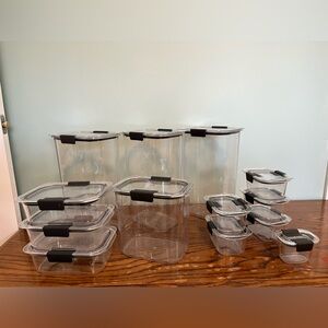 Rubbermaid brilliance food storage set